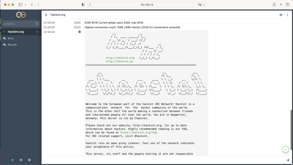 Webbrowser mit geöffnetem IRC Client thelounge der mit einem Server (hackint.org) verbunden ist. Es sind zwei Kanäle (#ccc und #ccchh) geöffnet.